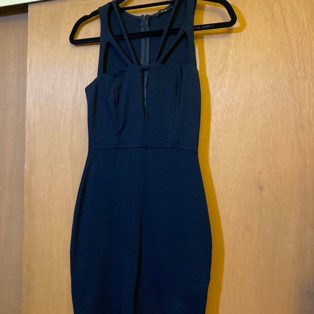 Chic Black Strappy Front MIDI Dress